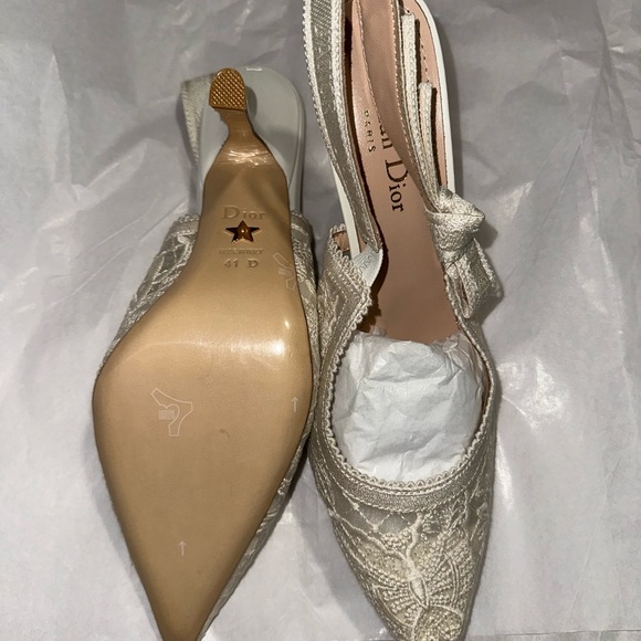 Dior Cream Lace Pointed Slingback Pumps with Bow - Picture 2 of 5